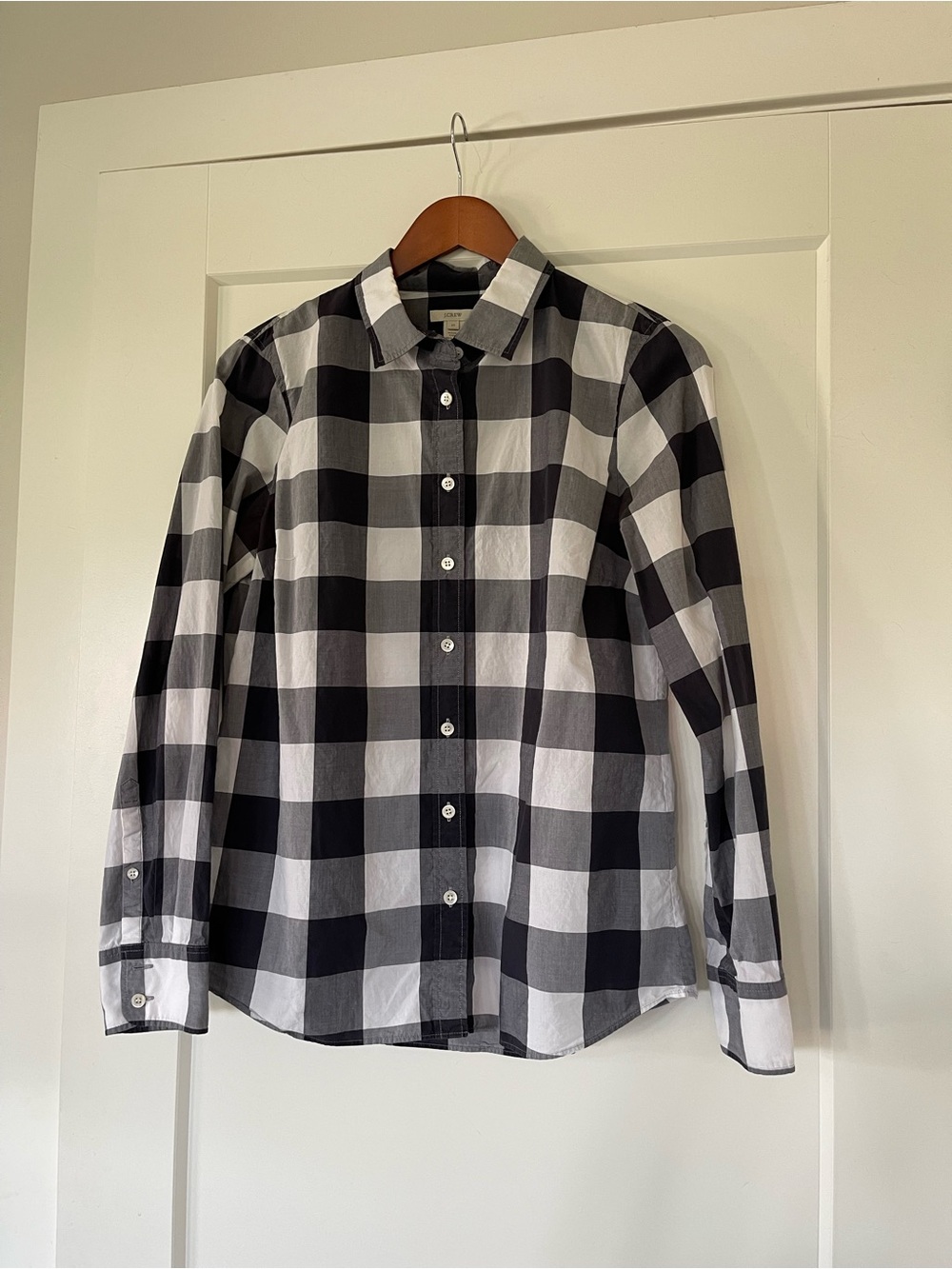 J.CREW *NWOT* Women’s Button Down Shirt White/ Dark Navy Buffalo- Size 10